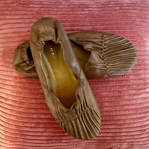 ChocolatBlu Brown Flats w Leather Pleating - Picture 1 of 5